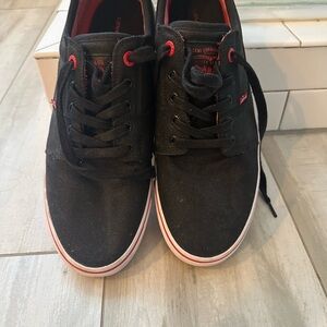 Levi's Black and Red Sneakers Classic Skate Style